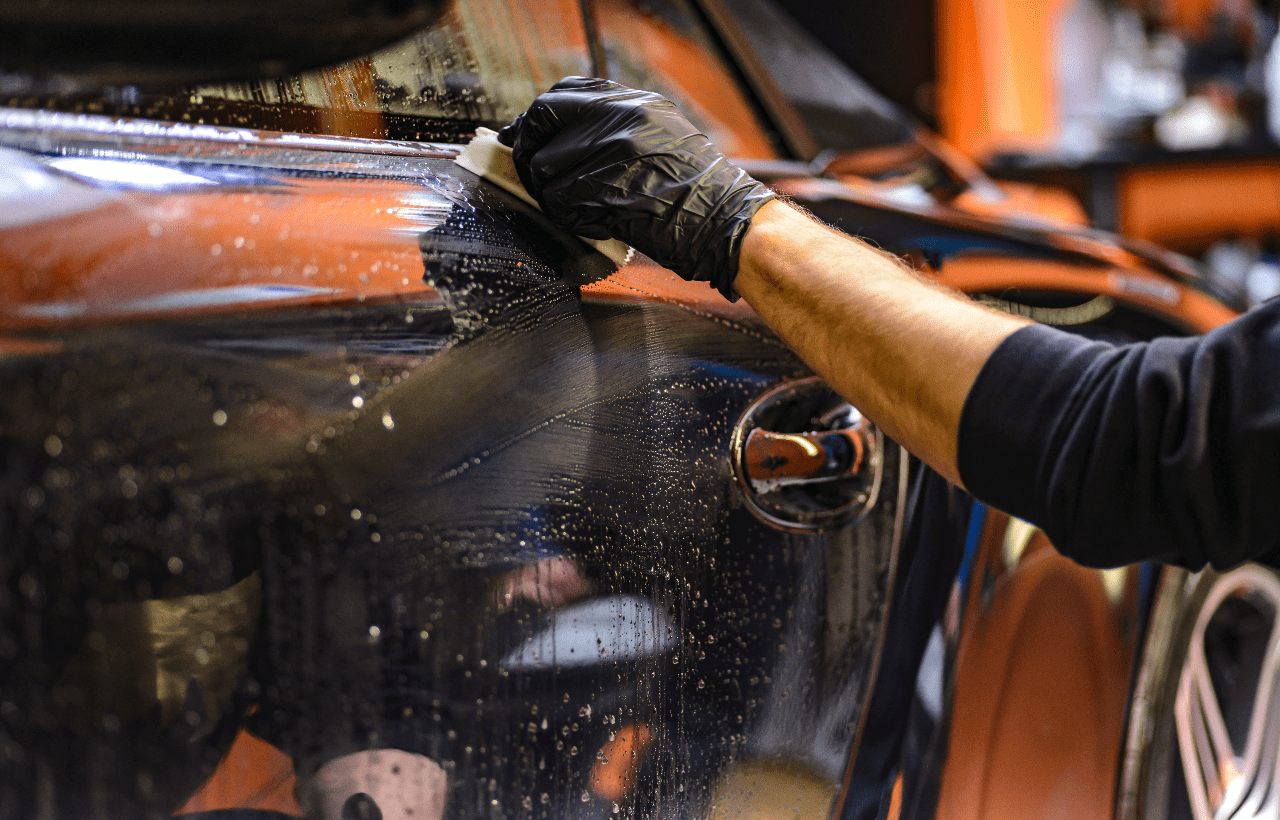 Como cuidar de carro preto do jeito moderno? Aprenda!